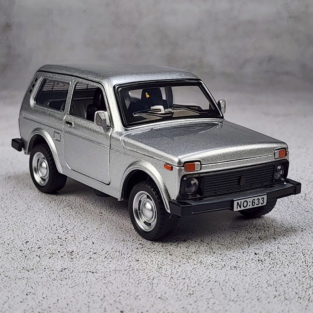 Машинка инерционная Lada Niva металлическая модель Лада Нива 1:32 серебро длина 13см, со светом и звуком #1