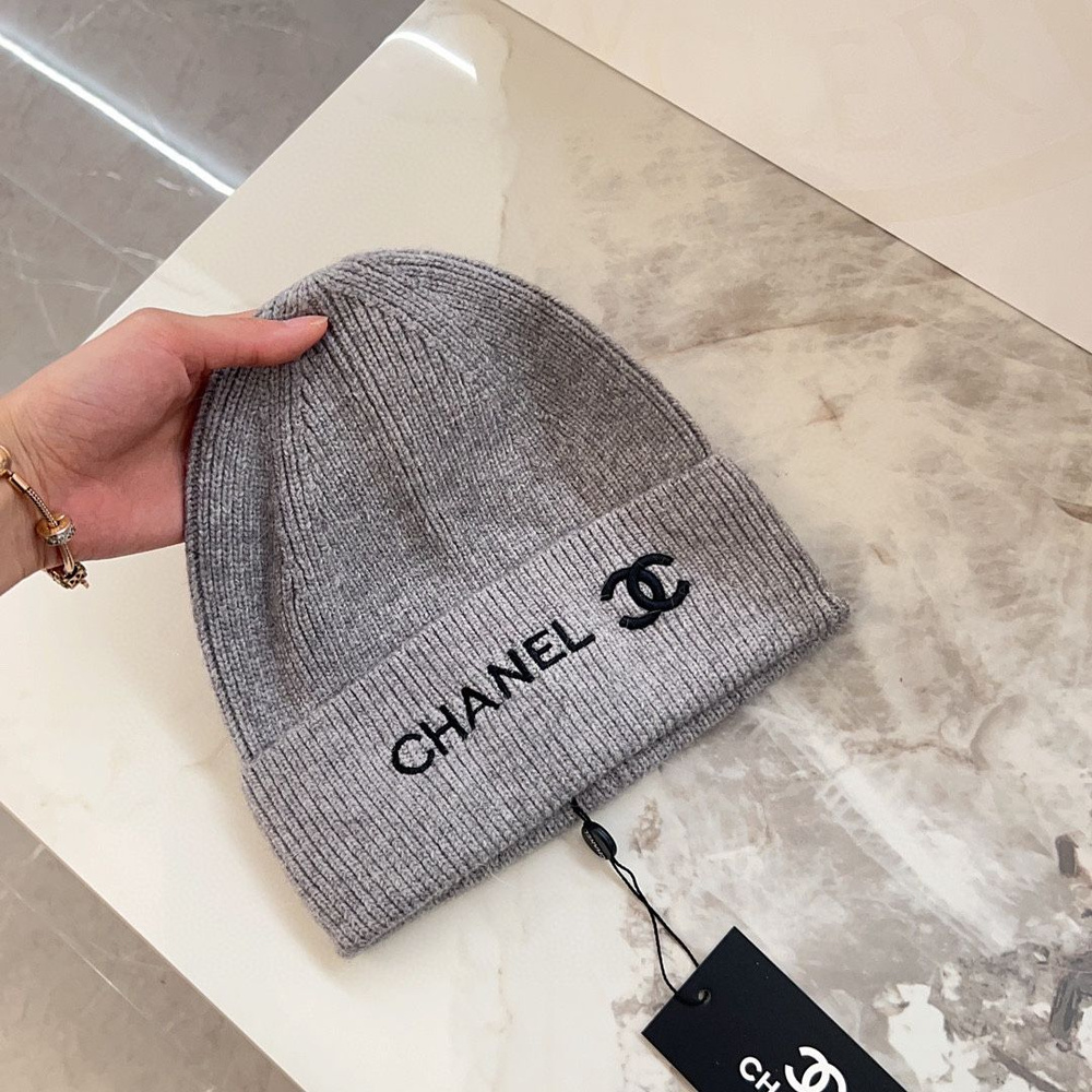 Шапка Chanel #1