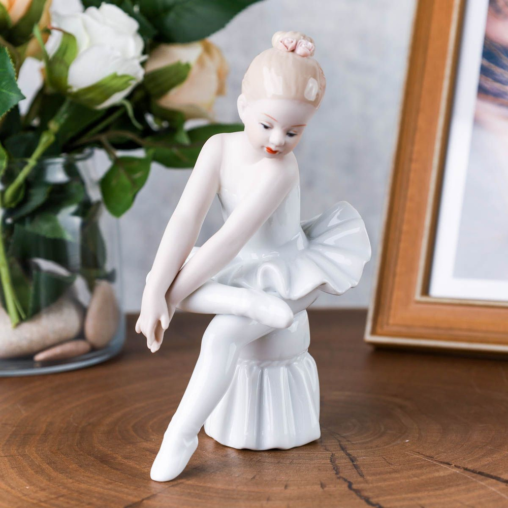 Фарфоровая статуэтка "Маленькая балерина" 15 см #1
