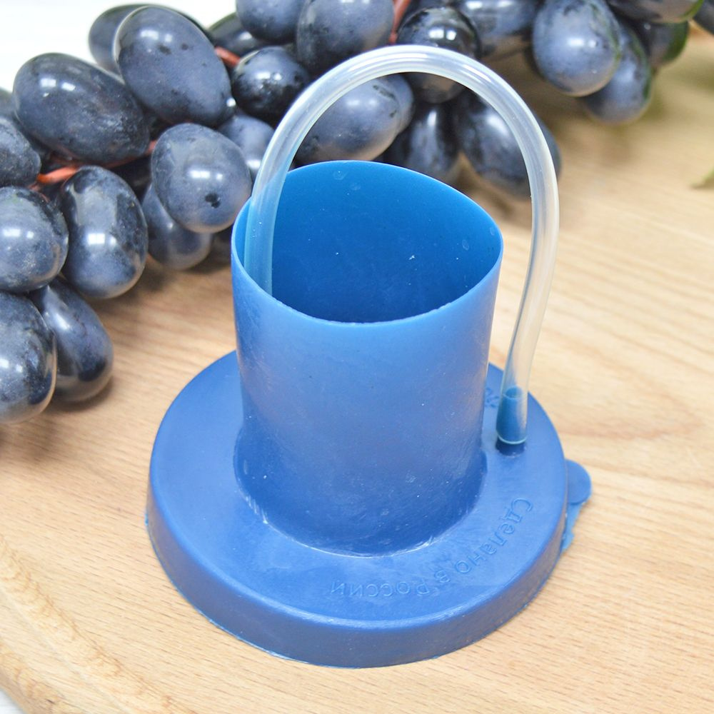 Крышка для вина полиэтиленовая d-82 с гидрозатвором (синяя)  #1