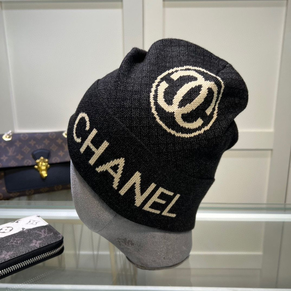 Шапка Chanel #1