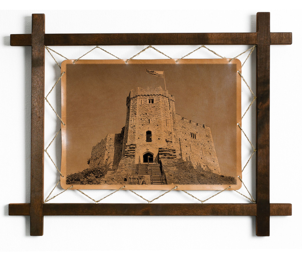 Картина "Кардиффский замок, Уэльс", гравировка на натуральной коже, интерьерная для украшения и декора #1