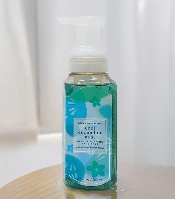 Мыло-пенка для рук Bath & Body Works COOL CUCUMBER MIST Foaming Soap #1