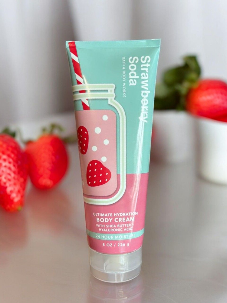 Парфюмированный крем для тела Bath & Body Works Strawberry Soda Cream #1