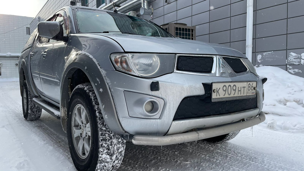 Утеплитель радиатора и бампера для Mitsubishi L200 Митсубиси Л200 (2006 -2014) IV  #1