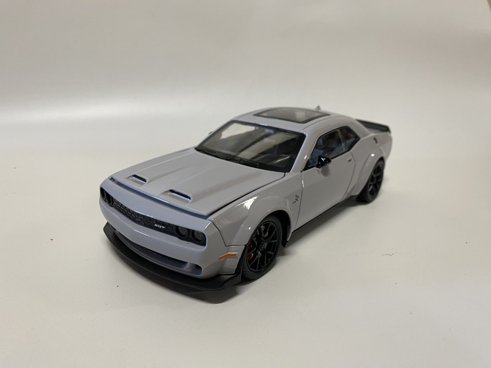 Машинка инерционная Dodge Challenger металлическая модель 1:24 Додж Челленджер серый 21см, со светом #1