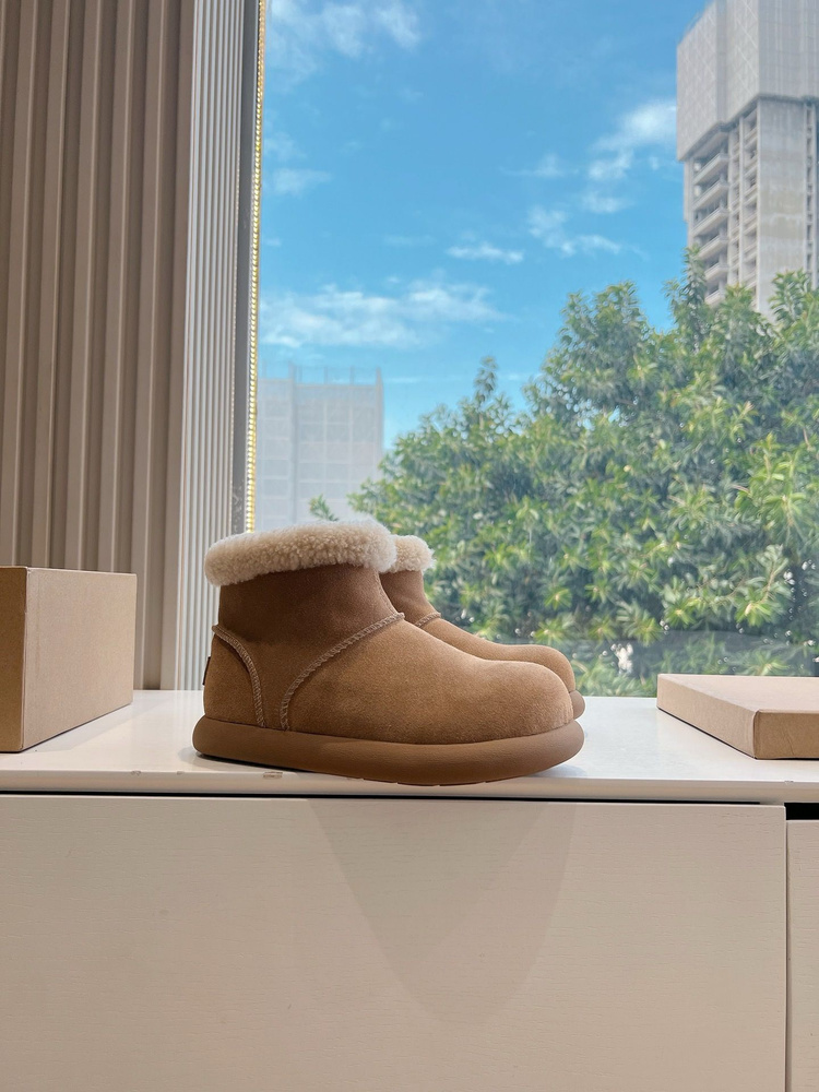 Сноубутсы UGG #1