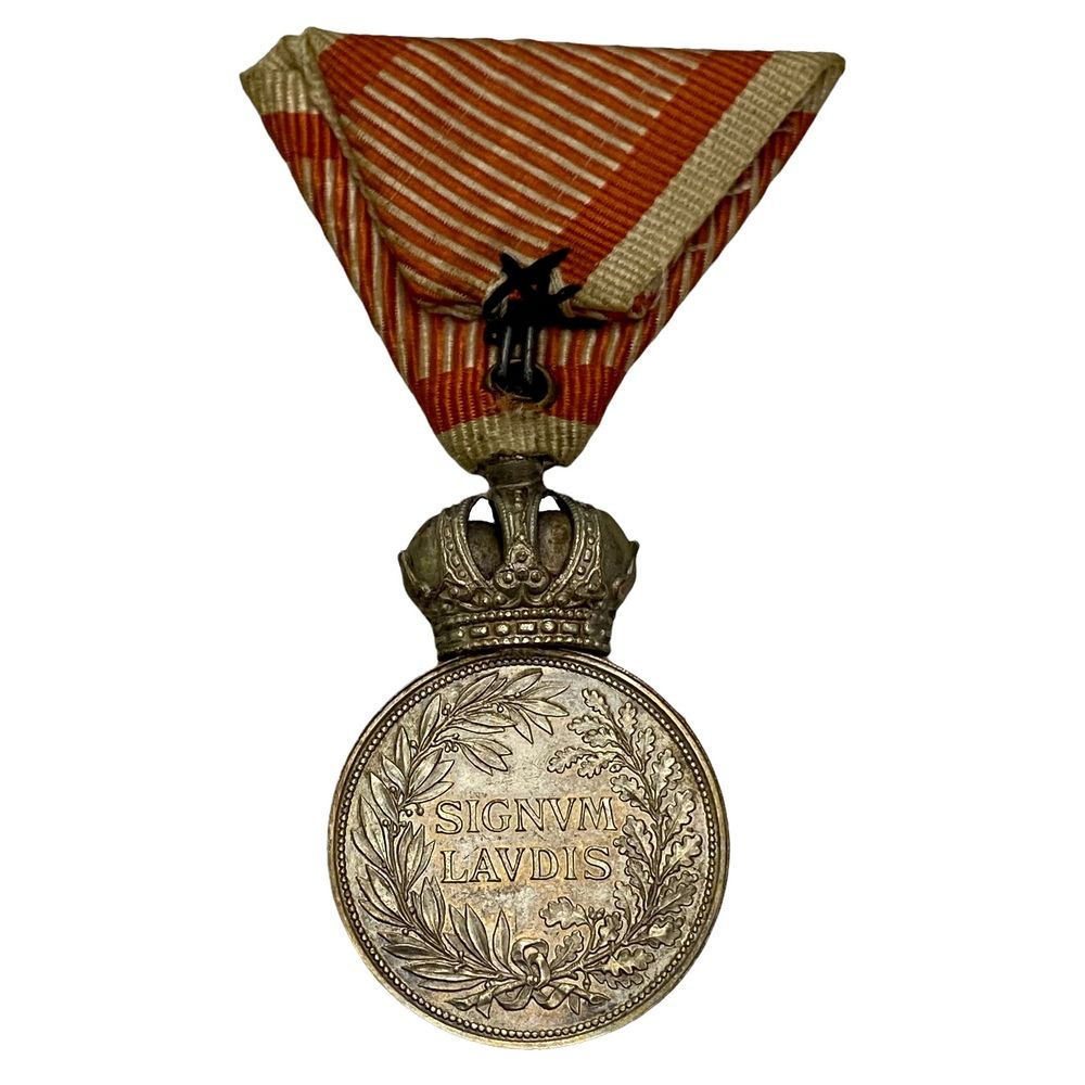 Австро-Венгрия, серебряная медаль "Франц Иосиф I. За военные заслуги" бронза 1914-1917 (в коробке)  #1