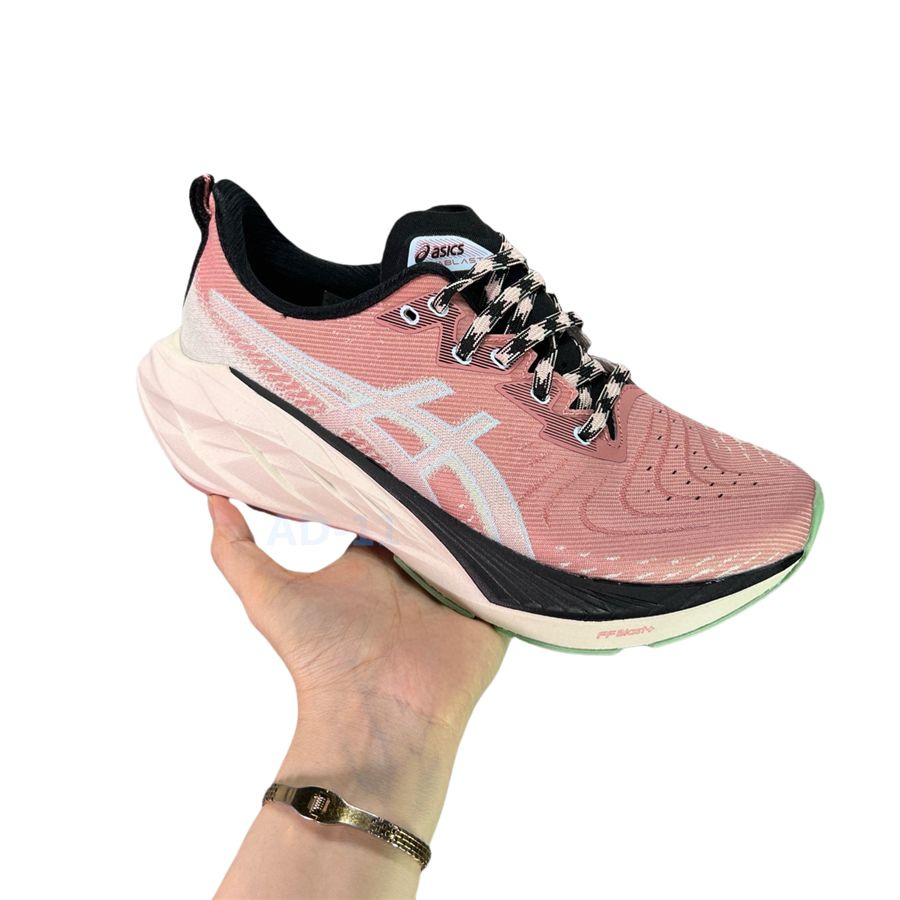 Кроссовки ASICS Novablast 4 #1