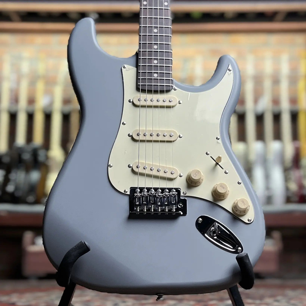 Электрогитара DeMarco DMSEST202 Stratocaster SSS Silver #1