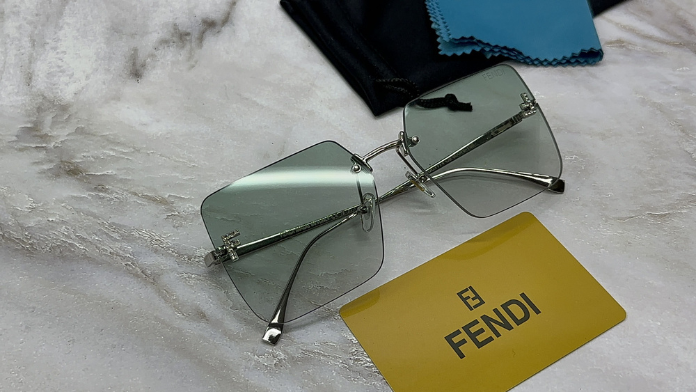 Солнцезащитные очки Fendi #1