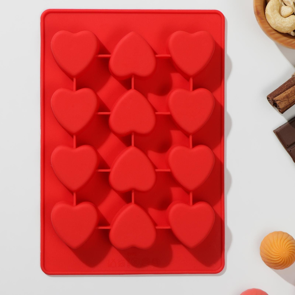 Форма силиконовая для выпечки и кондитерских украшений из шоколада сладкое Сердце с узором, 12 ячеек #1