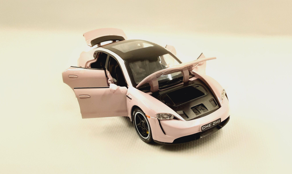 Металлическая модель автомобиля Porsche Taycan 1/32 розовый #1