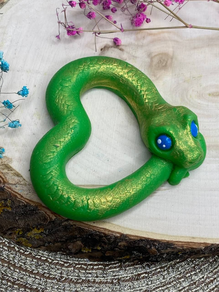 Мыло ручной работы Символ года Змейка сердце зеленая. Символ года 2025  #1