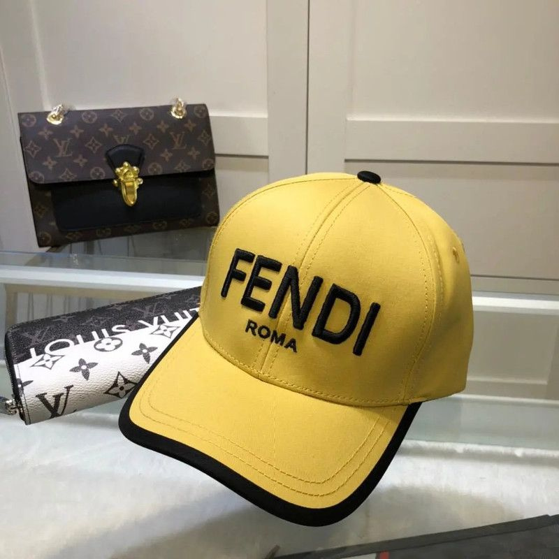 Бейсболка Fendi #1