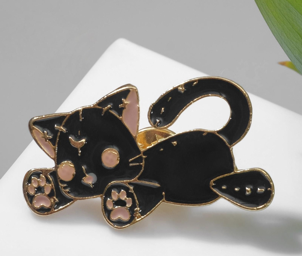 Значок Котёнок игрушечный, цвет чёрно-розовый в золоте #1