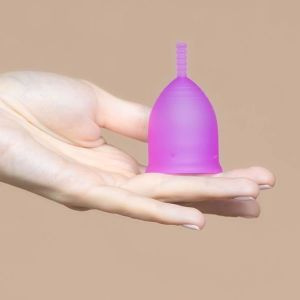 Менструальная силиконовая чаша Melissa Cup (L, Сирень) + мешочек для хранения  #1