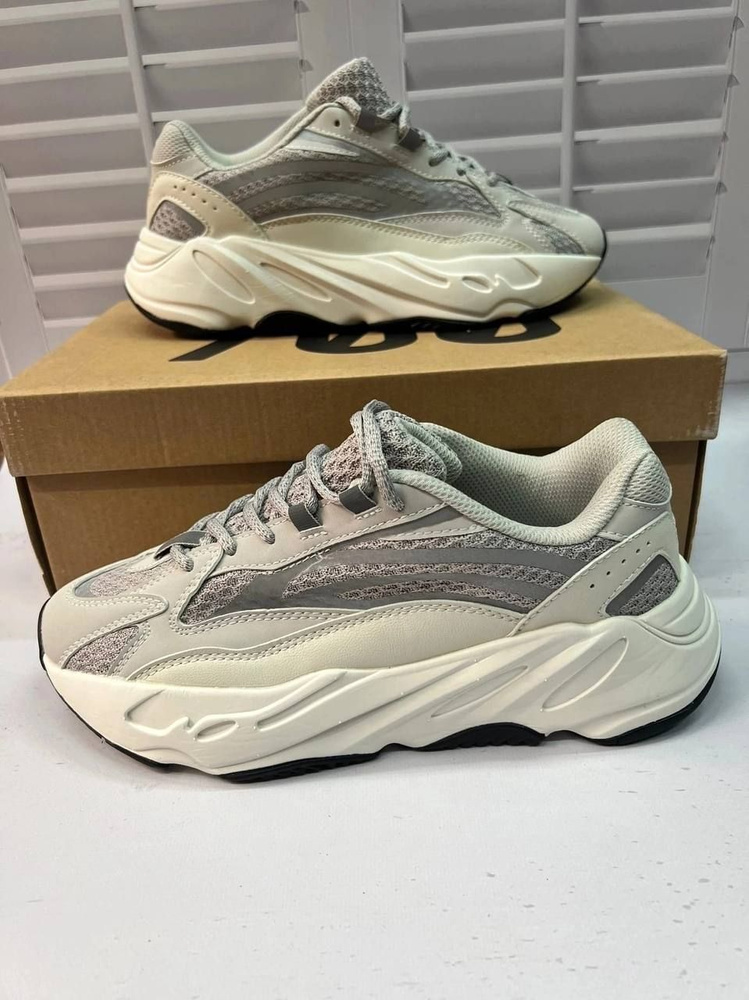 Кроссовки Yeezy boost 700 V2 #1