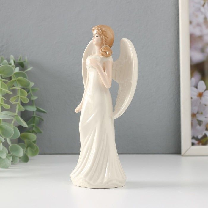 Сувенир керамика "Девушка-ангел в белом платье с сердцем в руке" 8,5х6,2х18 см  #1