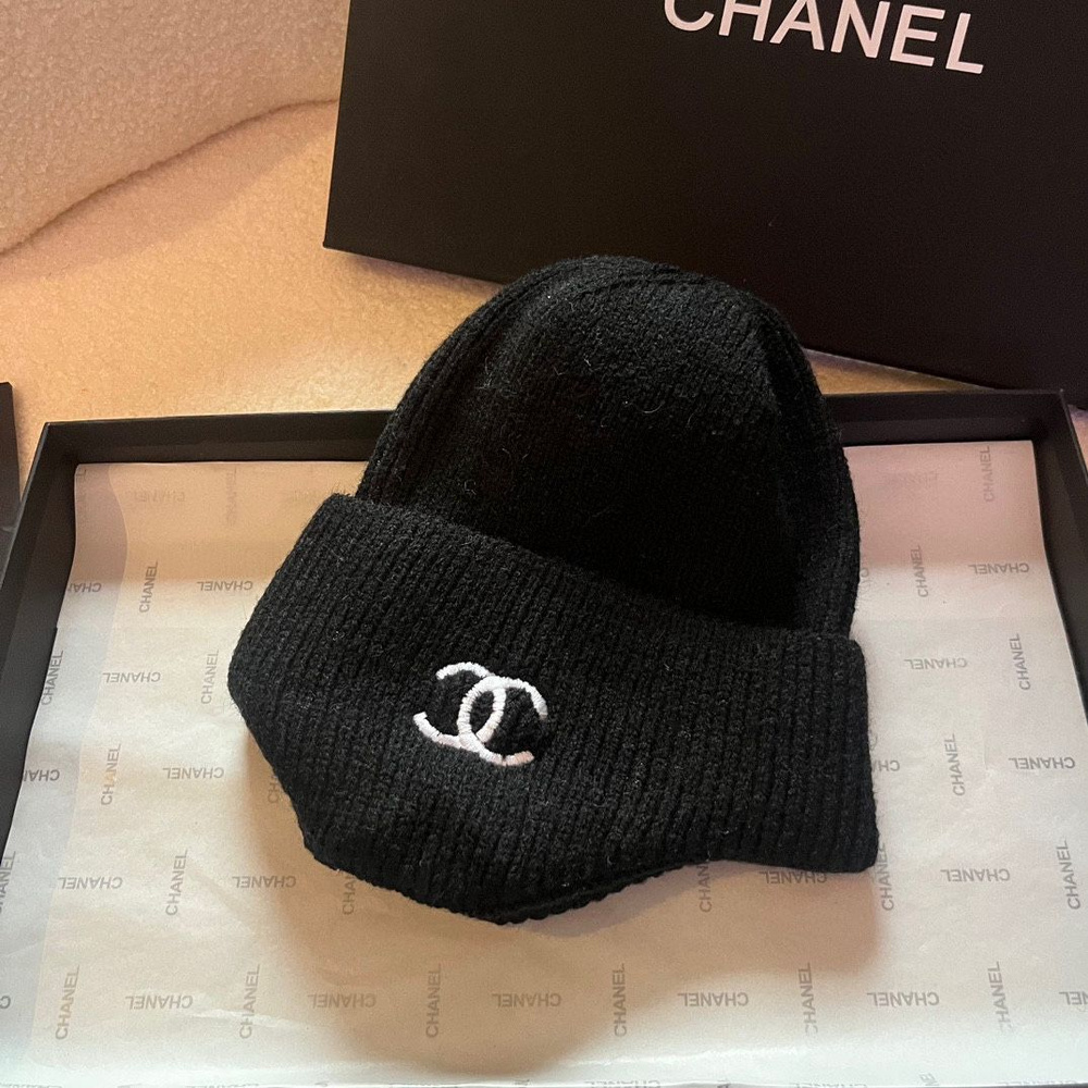 Шапка Chanel #1