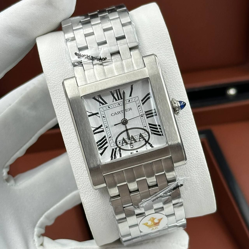 Роскошные часы Cartier Tank #1