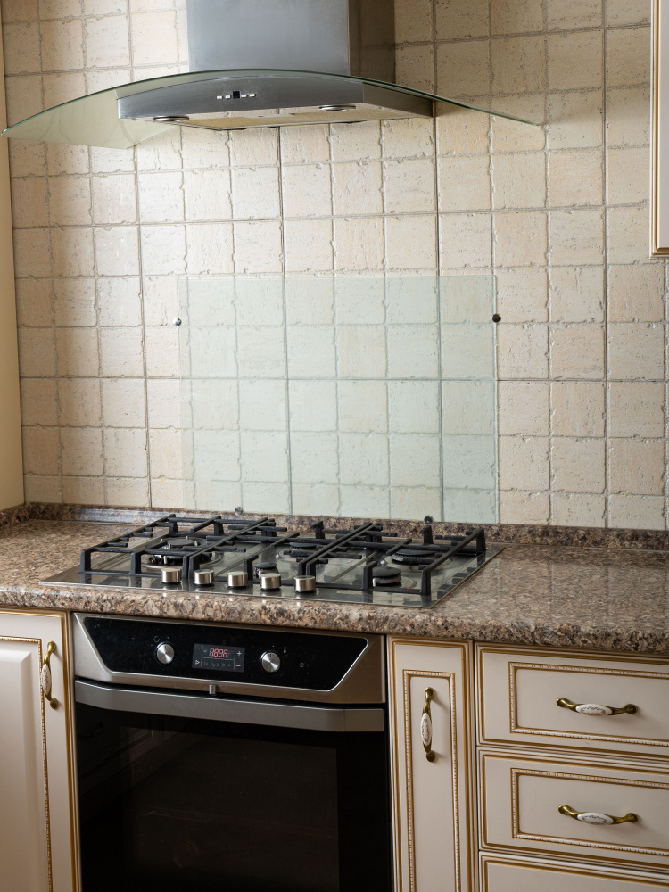 Защитный экран из закаленного стекла на кухонный фартук Normand, матовый белый, 700 х 500 мм  #1