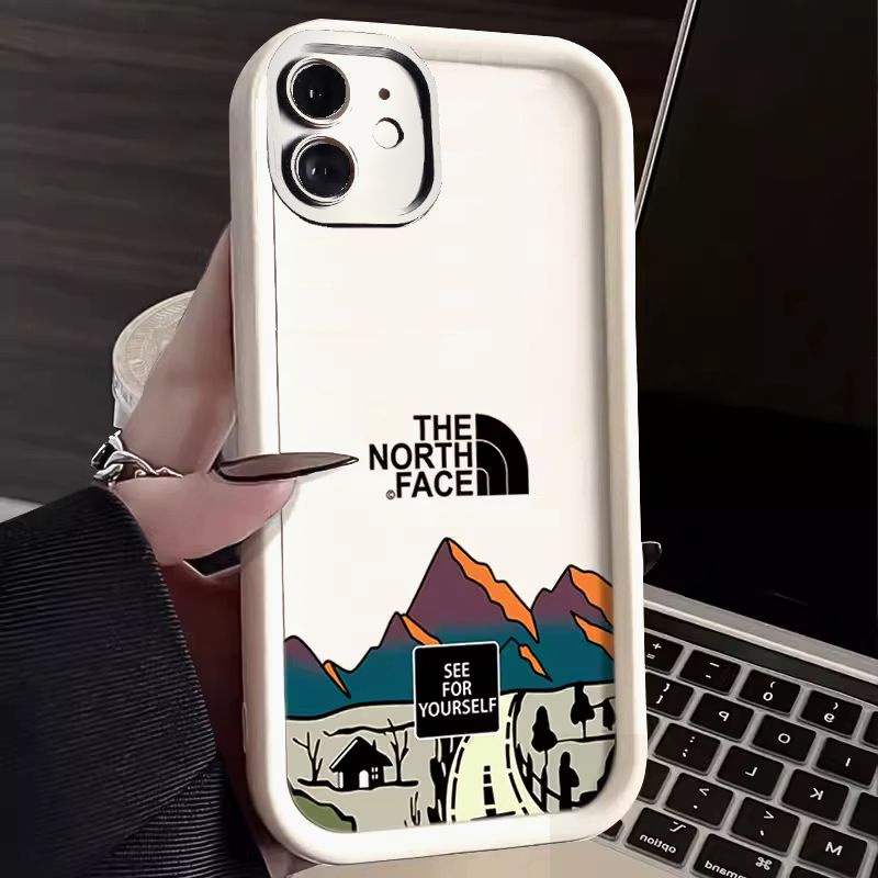 Чехол на Iphone 12 / светло-кремовый The North face / С защитой камеры и усиленными углами  #1