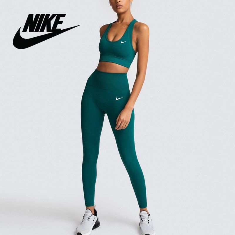 Костюм спортивный Nike #1