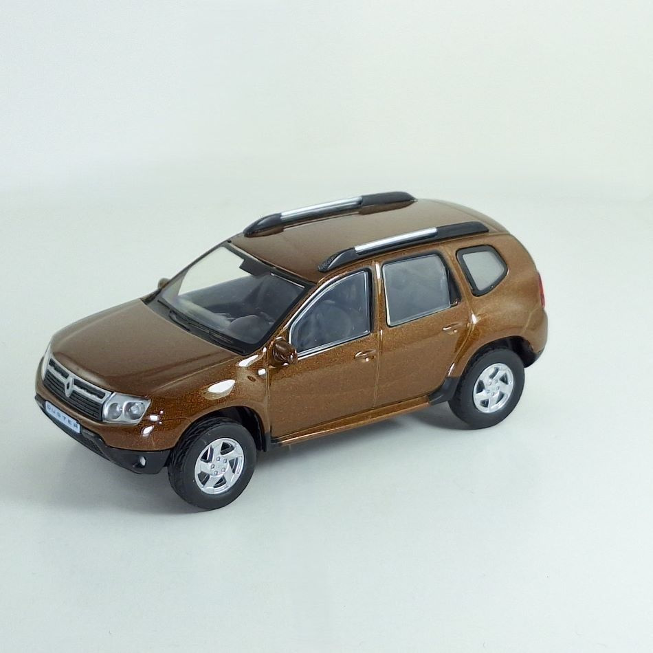 Коллекционная модель автомобиля Norev Renault Duster #1