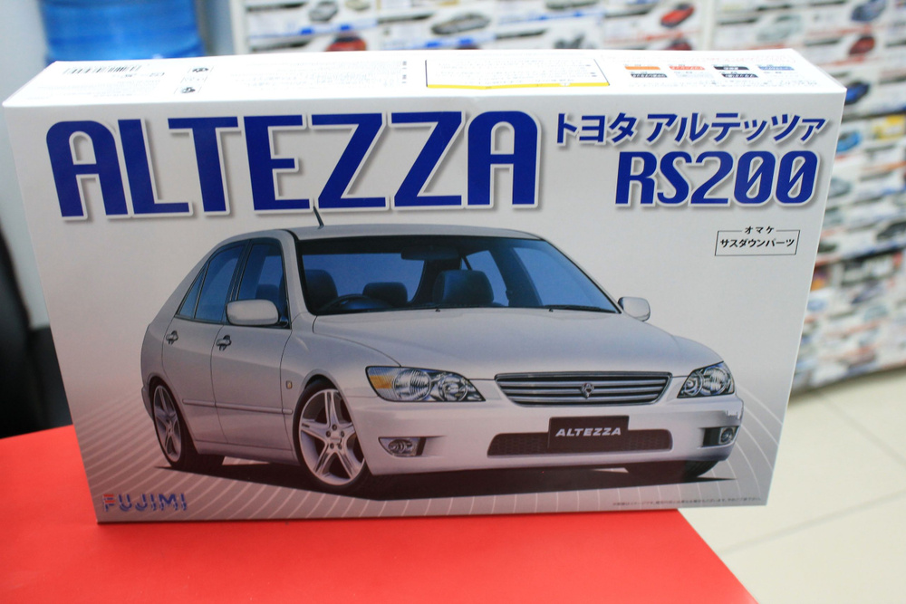 Сборная модель Fujimi 1:24 FU03955 Toyota Altezza RS200 #1