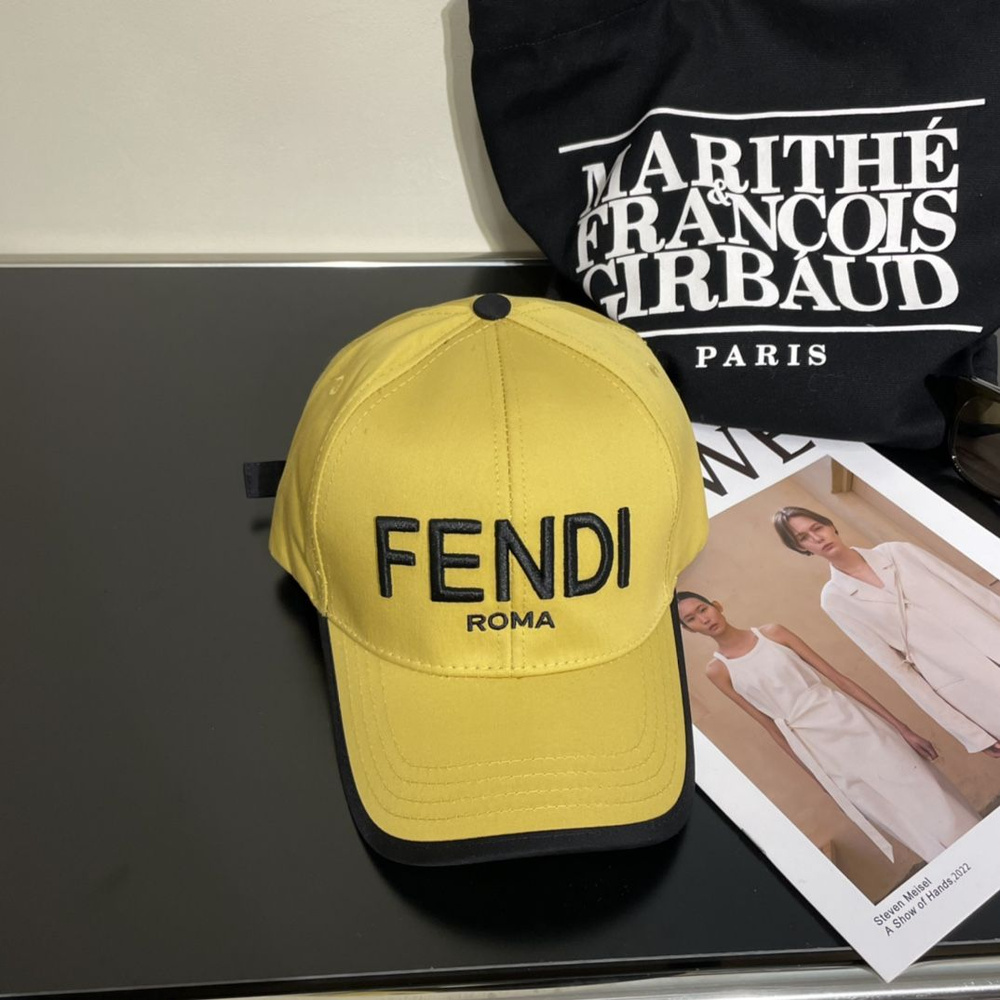 Бейсболка Fendi #1