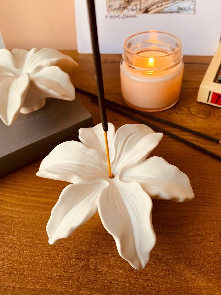 ДекоративнаяподставкадляблаговонийЛилия