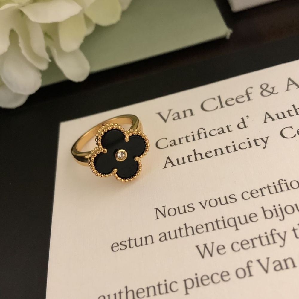 Van Cleef & Arpels Кольцо Перстень #1