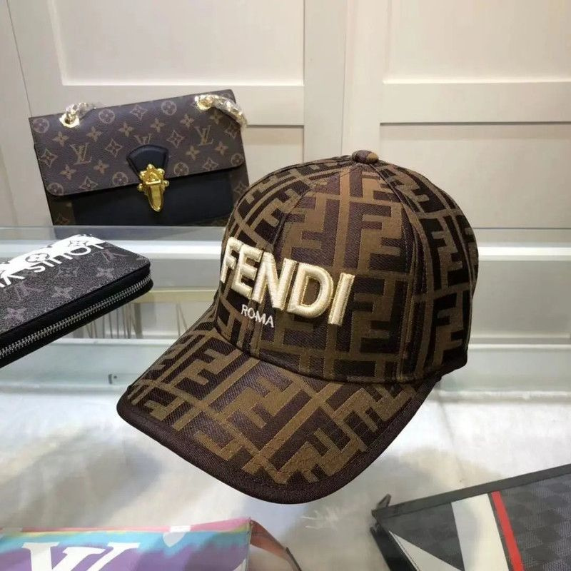 Бейсболка Fendi #1