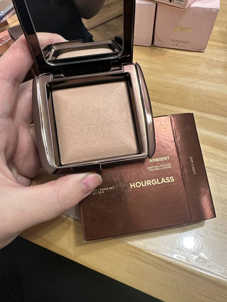 Пудра Hourglass Ambient Lighting Finishing Powder Dim - Neutral Light Последний 5 шт #1