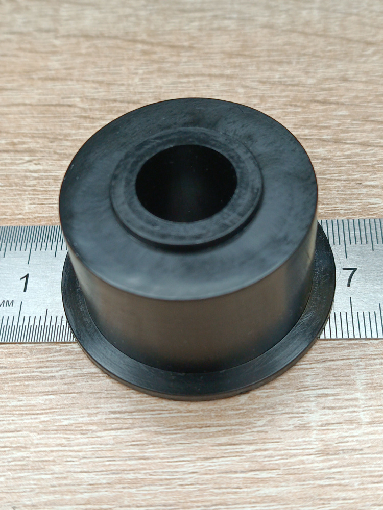 Ролик пластиковый черный с фланцем D-16mm #1