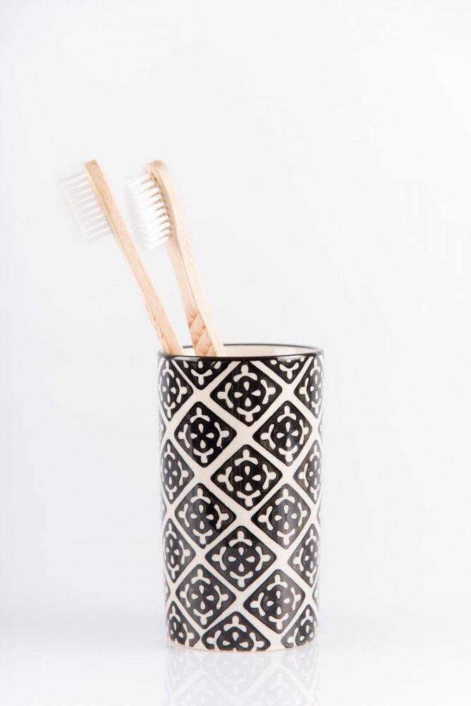Керамический стакан для зубных щеток с черным декором, La Savonnerie de Nyons, Франция.  #1