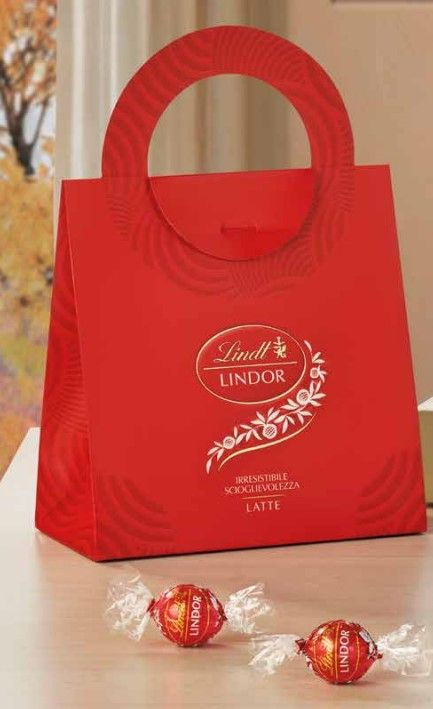 Конфеты LINDT "LINDOR МОЛОЧНЫЙ" СУМКА 190г #1