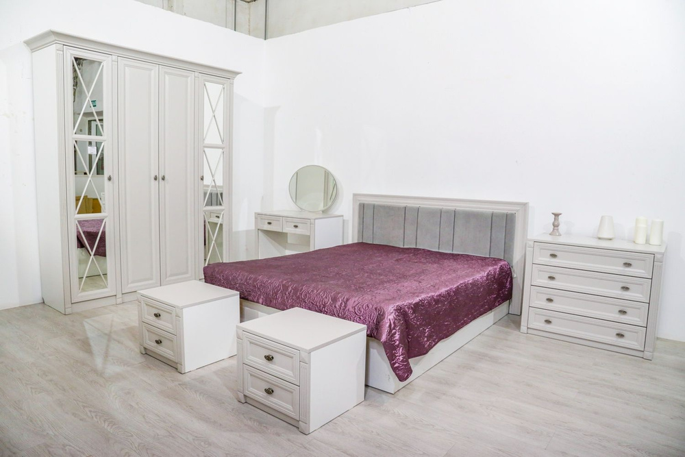 Спальный гарнитур Неаполь эмаль светло-серая с комодом и туалетным столом  #1