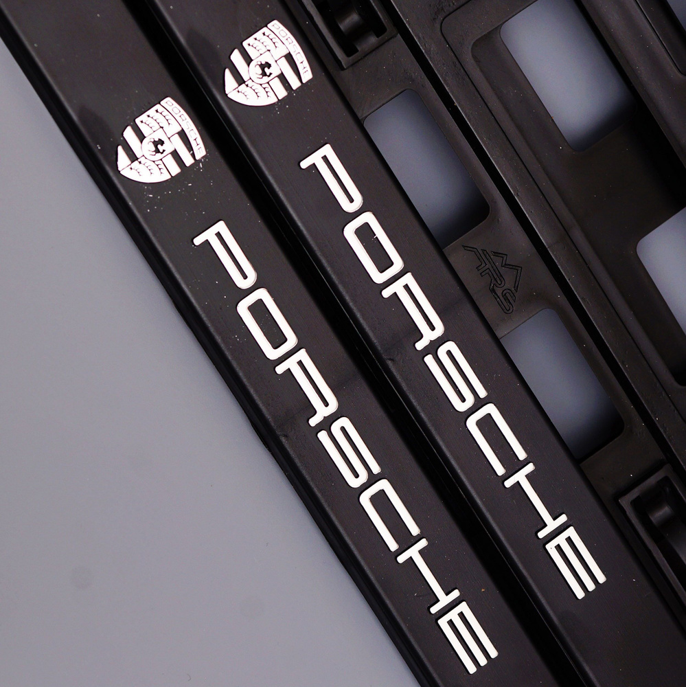 Рамки для номеров автомобиля Porsche чёрные 2 шт. #1