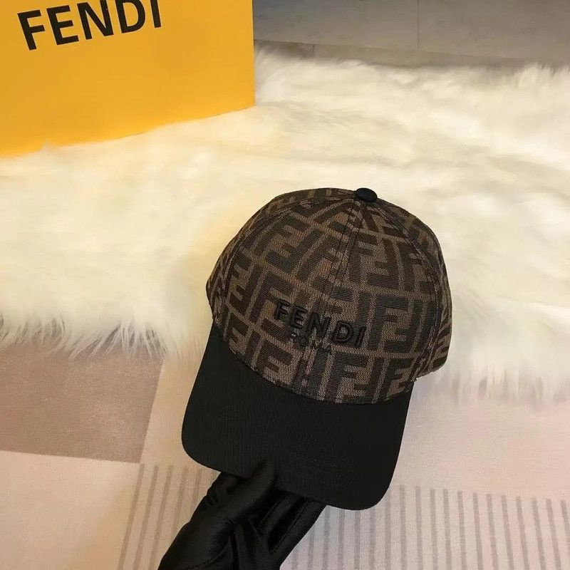 Бейсболка Fendi #1