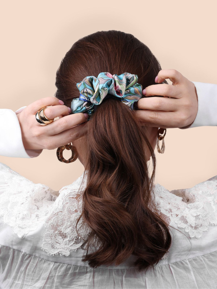 Широкая шелковая резинка для волос "Рассвет" в светло-бирюзовом цвете от Mollen  #1