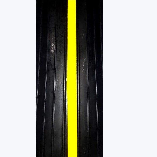 HDS-120(6 м.п.) порог резиновый для гаража и пола с желтой полосой  #1