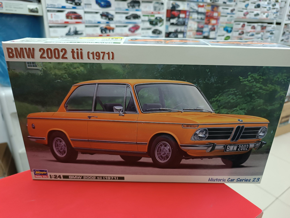 Сборная модель Hasegawa 1:24 21123 BMW 2002 tii #1