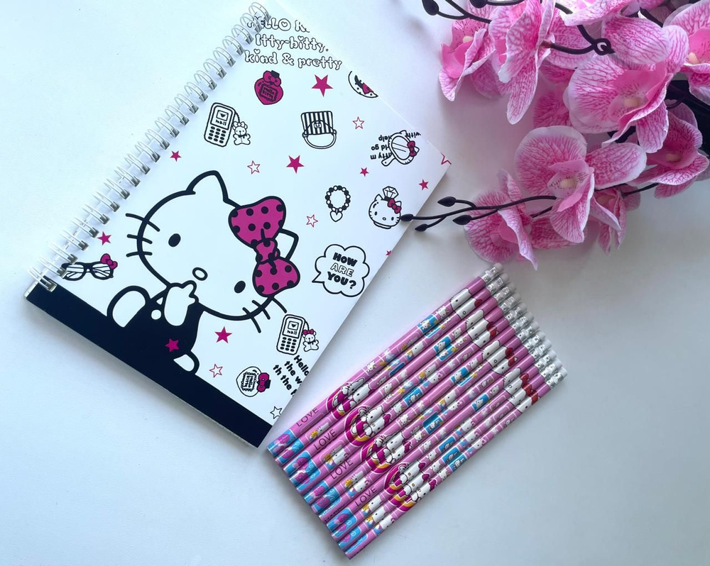 Подарочный канцелярский набор тетрадь в клетку 58 листов и 12 простых карандашей с ластиком Hello Kitty #1