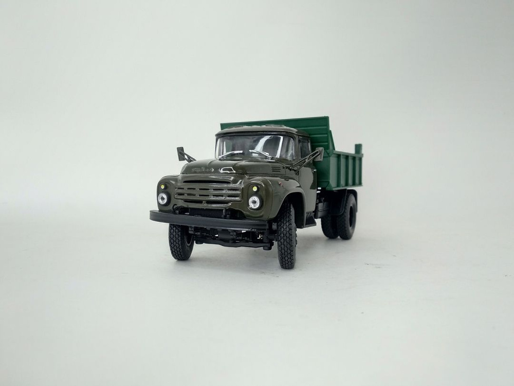 Масштабная модель 1/43 ЗИЛ ММЗ 4502 (новая решетка), зеленый  #1