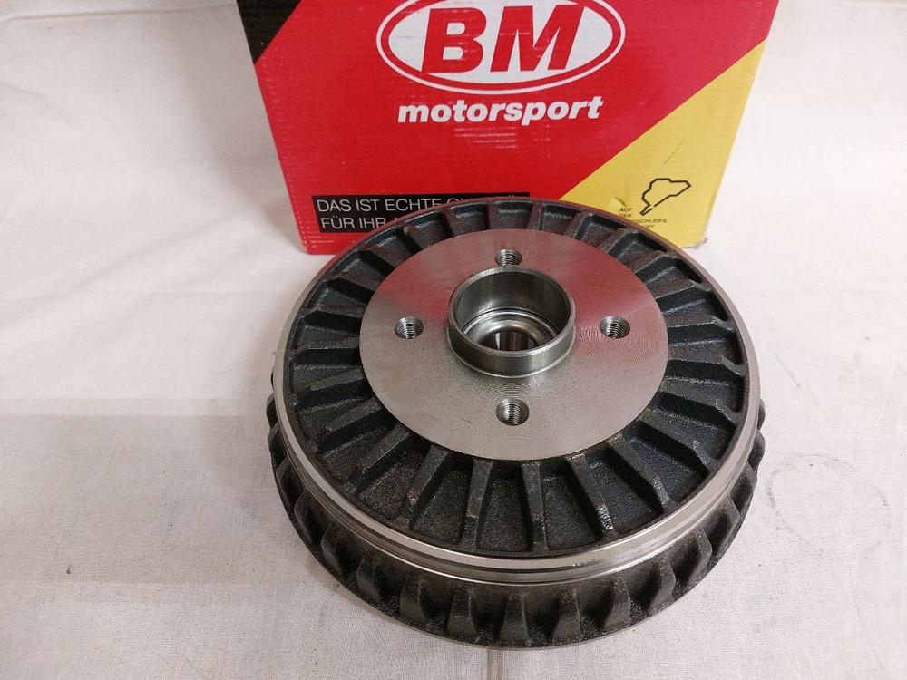 Барабан заднего тормоза чугунный в сборе Лада Ларгус с ABS (228 мм) BM ...