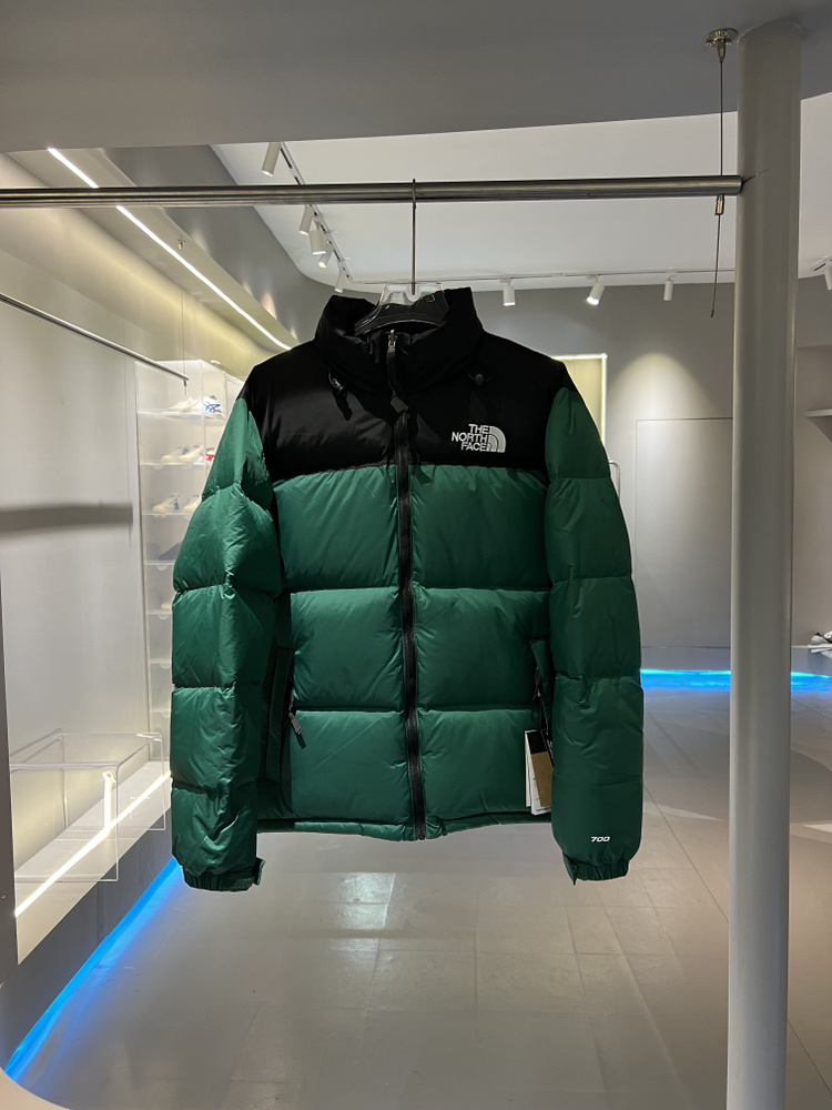 The north face 1996 shop retro nuptse jacket green