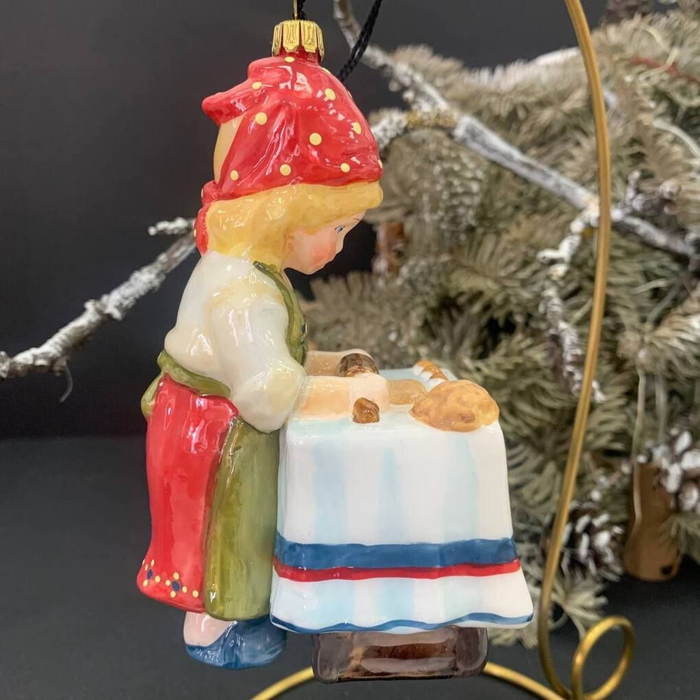 Елочная игрушка Komozja Family Девочка, готовящая печенье 13см стекло  #1
