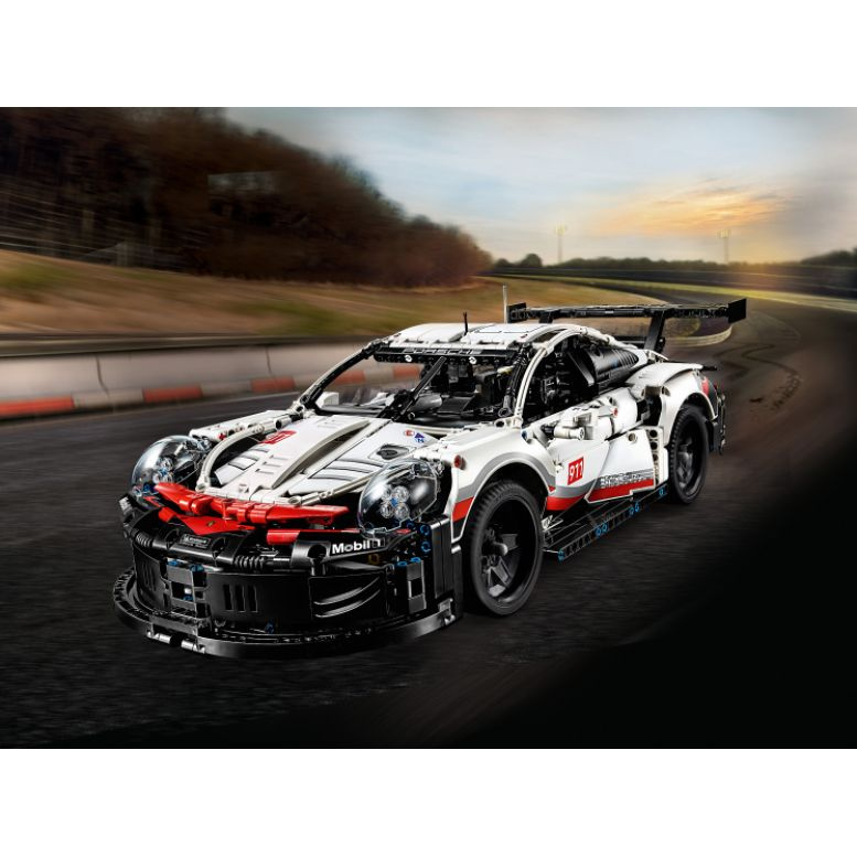 Porsche 911 RSR /Technic